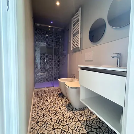 Souvenir Apartman Lerici